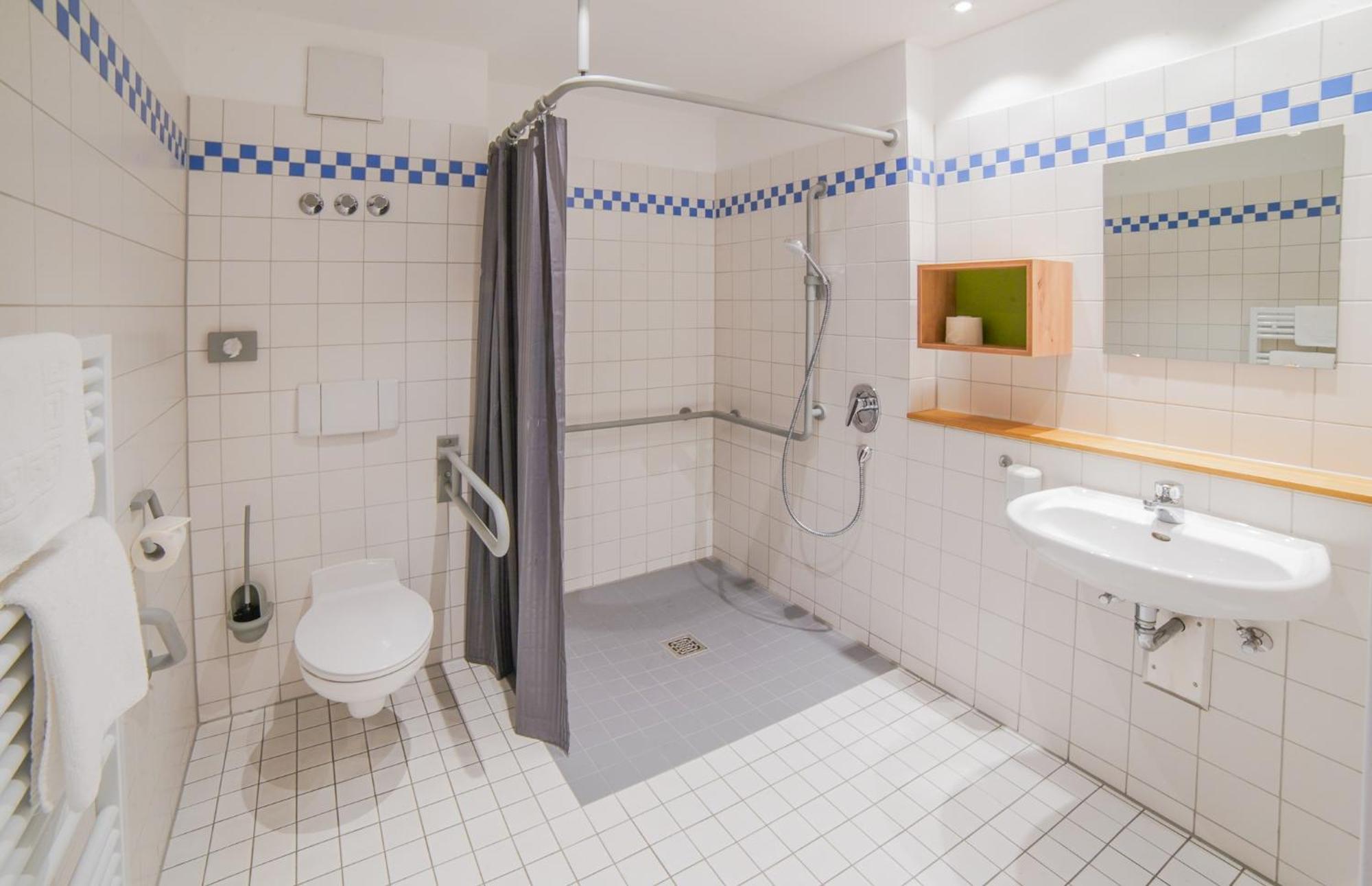Lindenhof Hotel *